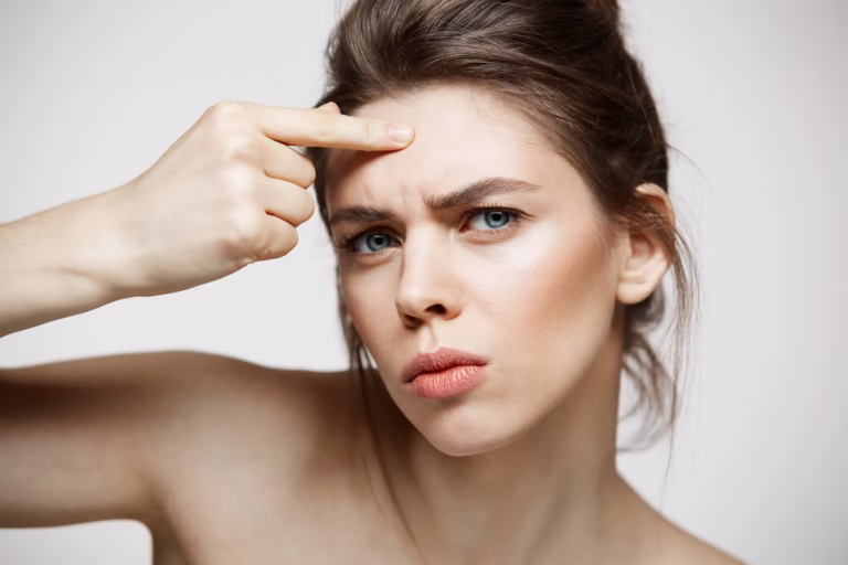 Riduri pe frunte? Secretele expertilor anti-aging